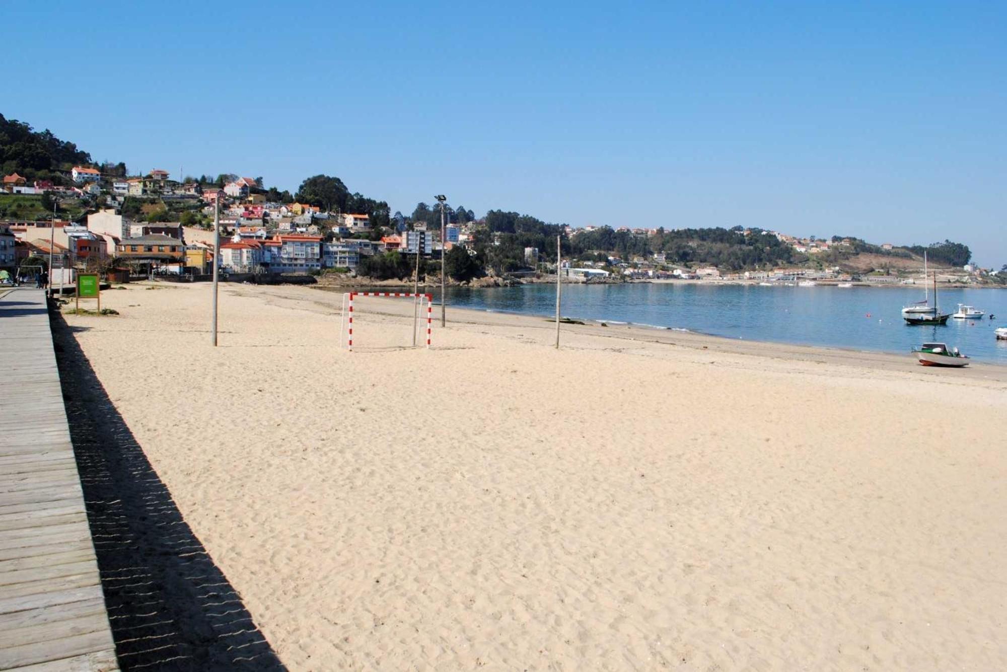 Apartament Piso Familiar Amplio Con Acceso Directo A La Playa Bueu Zewnętrze zdjęcie